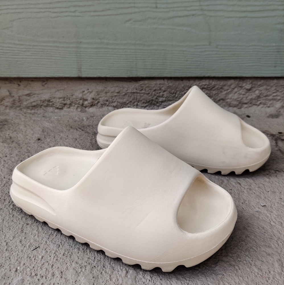 Yeezy Cream Slide Sandals